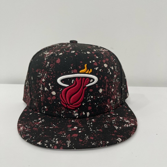 New Era Miami Heat NBA Basketball Paint Splatter Snapback cap Hat NWT - Picture 1 of 6